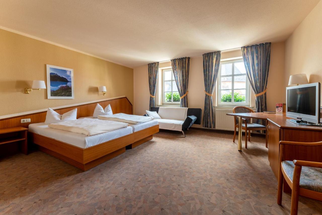 Hotel Reussischer Hof Schmölln Εξωτερικό φωτογραφία