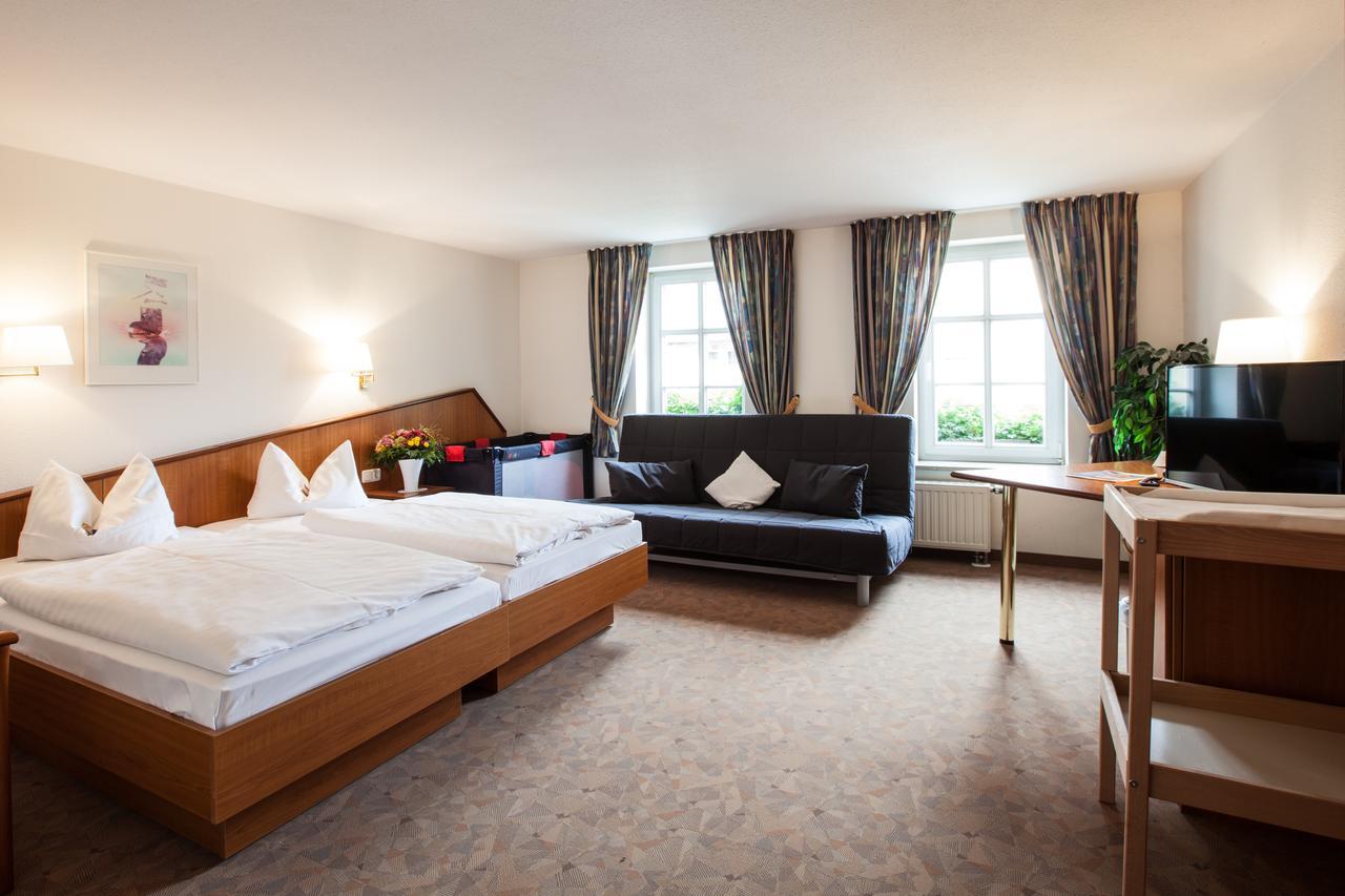 Hotel Reussischer Hof Schmölln Εξωτερικό φωτογραφία